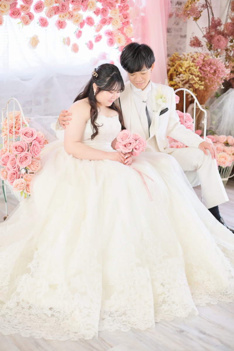 真っ白なお衣装がフレッシュなおふたりにぴったり！