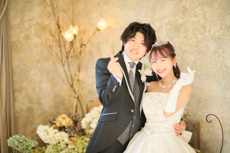 ウェディングドレス＆カラードレスでスタジオフォトウェディング