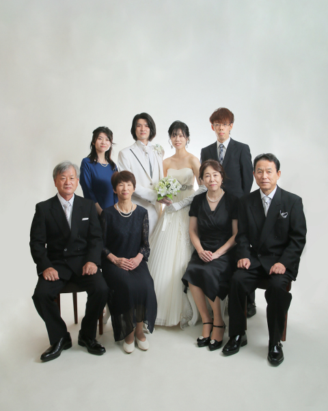 おふたりとご一緒にフォーマルな家族写真も撮影可能！