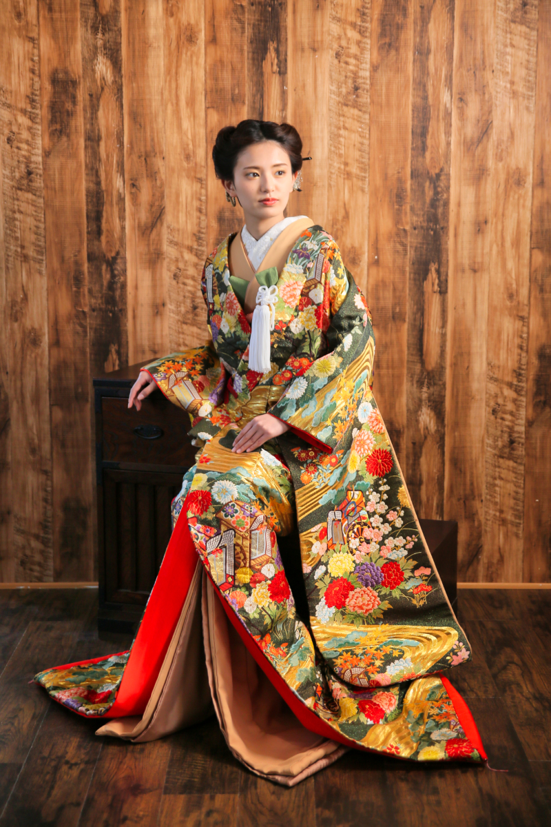 色打掛に色掛下合わせもおしゃれです