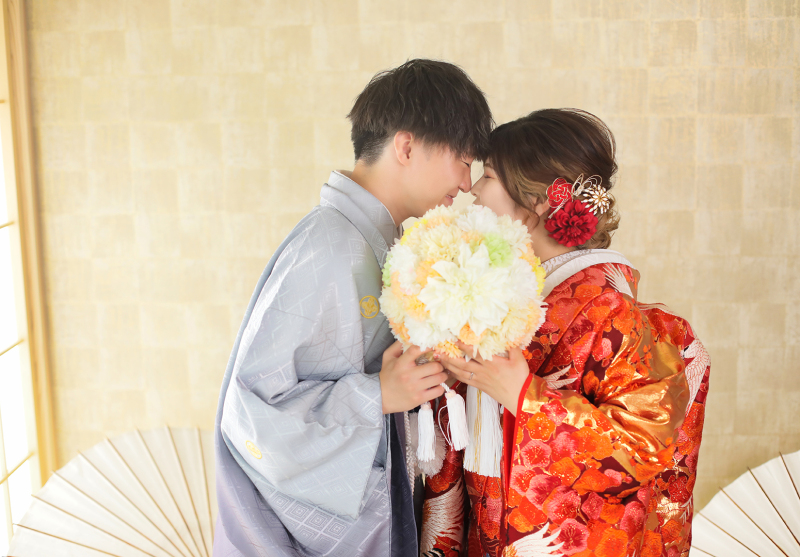 赤の色打掛はいつの時代もお客様に人気です