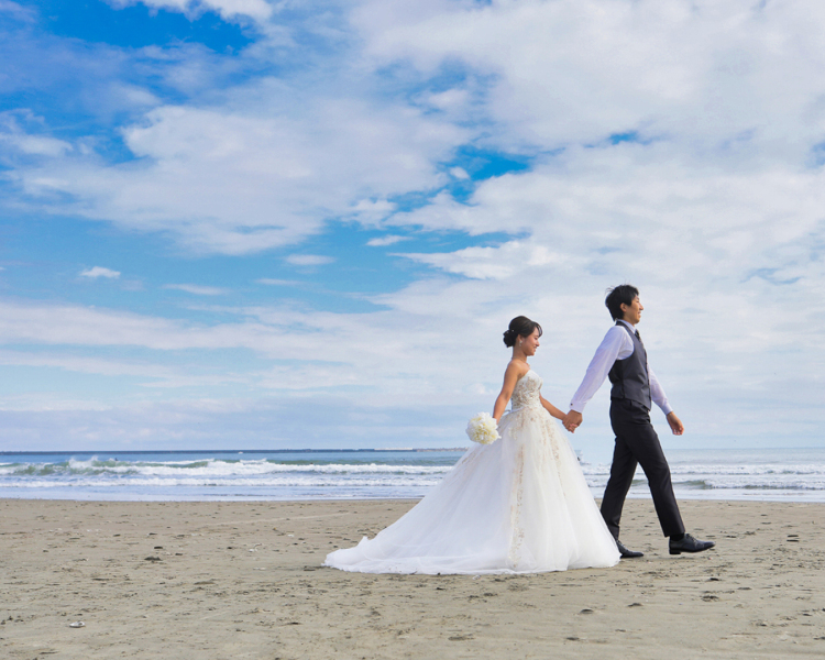 DIVINE CROSS ビーチで海水浴千羽 ウエディングドレス満留 SEC2枚