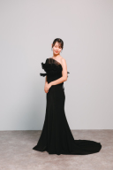 ブラックフリルドレス