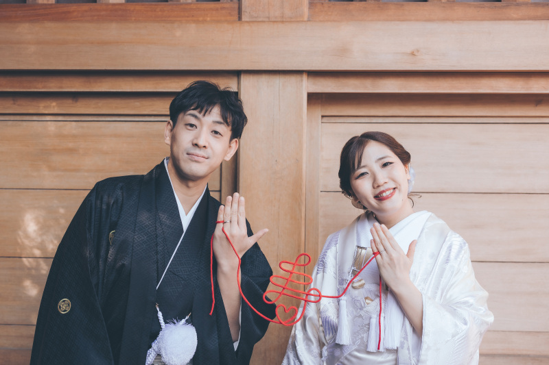 赤い糸で、ぎゅっと。