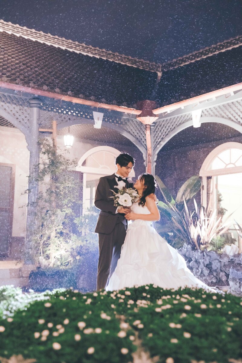 雨も演出のひとつに