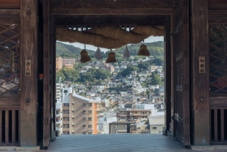 歴史の鼓動が響く、諏訪の杜