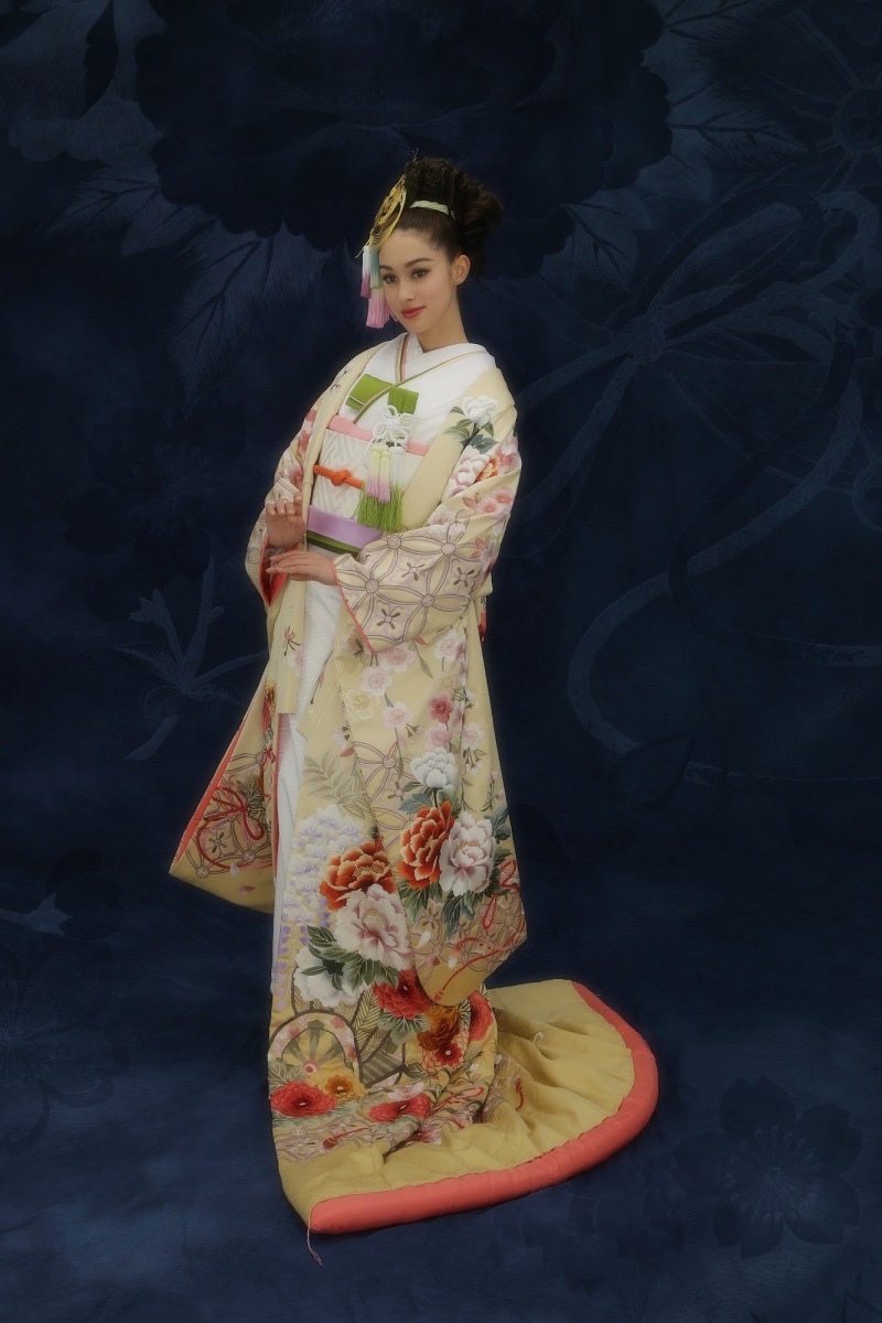 桂由美｜TS2004