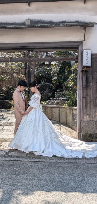 晴天に包まれた歴史ある空間とあたたかい笑顔