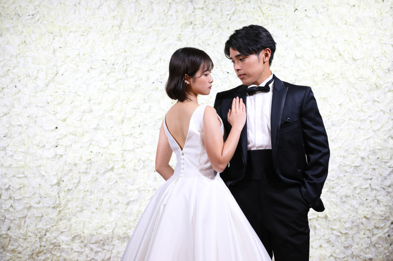 ホワイトバックで幻想的なカット