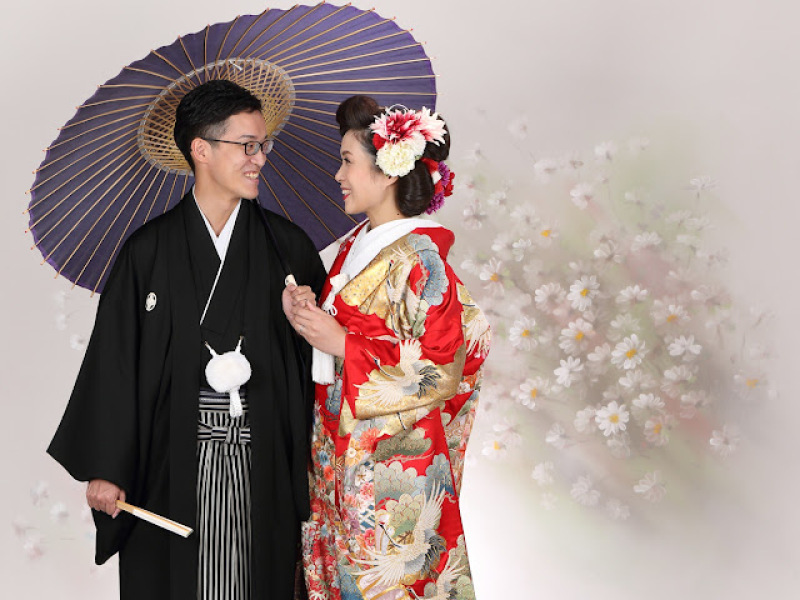 4時間ほどスタジオフォトプラン | 着物2点&紋付と美容着付け、台紙2枚付き