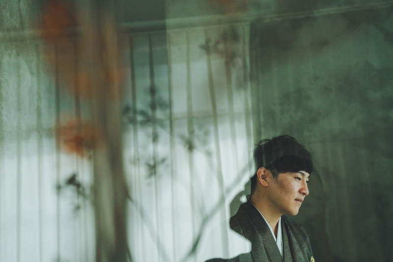 支度部屋での新郎