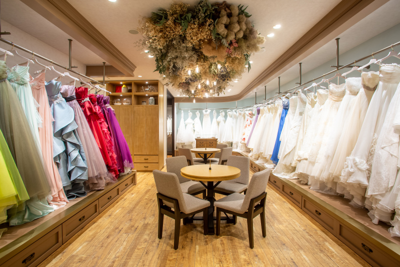 【チャペル挙式+フォト】リゾートの開放的チャペルで挙式とフォト(チャペルラサーラ人前式、ドレス1着・タキシード1着、フォト)