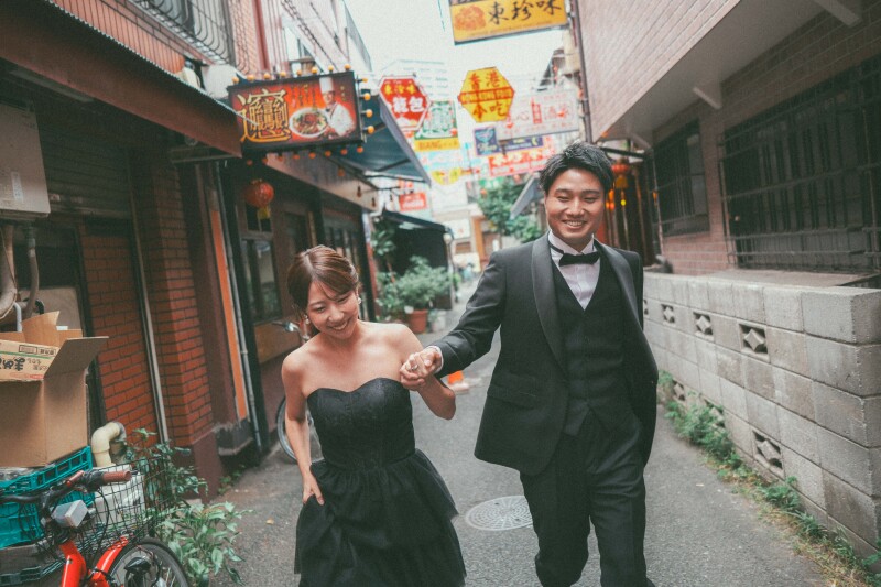 路地裏を走って