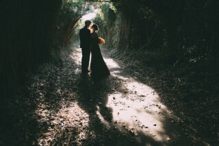 影とシルエットで1枚の絵に