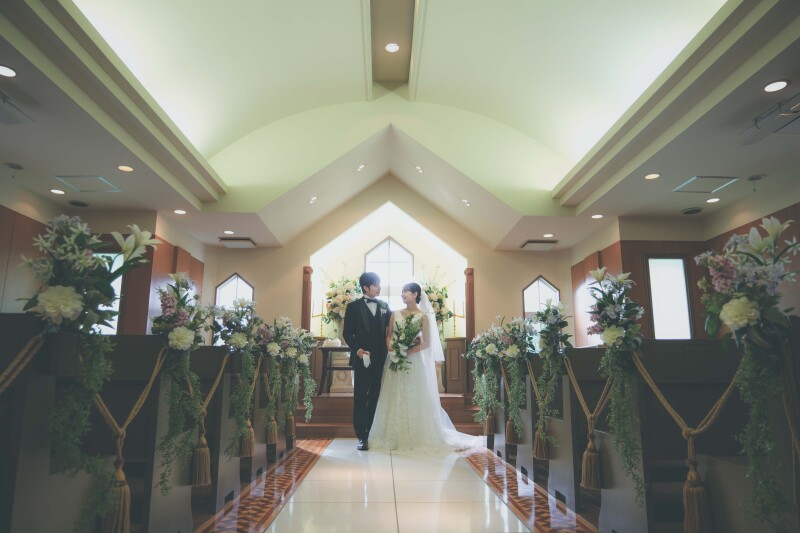 【チャペル】◎ペットとの撮影も可能◎全データ色補正付100カット以上納品・新郎新婦様 洋装各1着・新婦様ヘアメイク付き