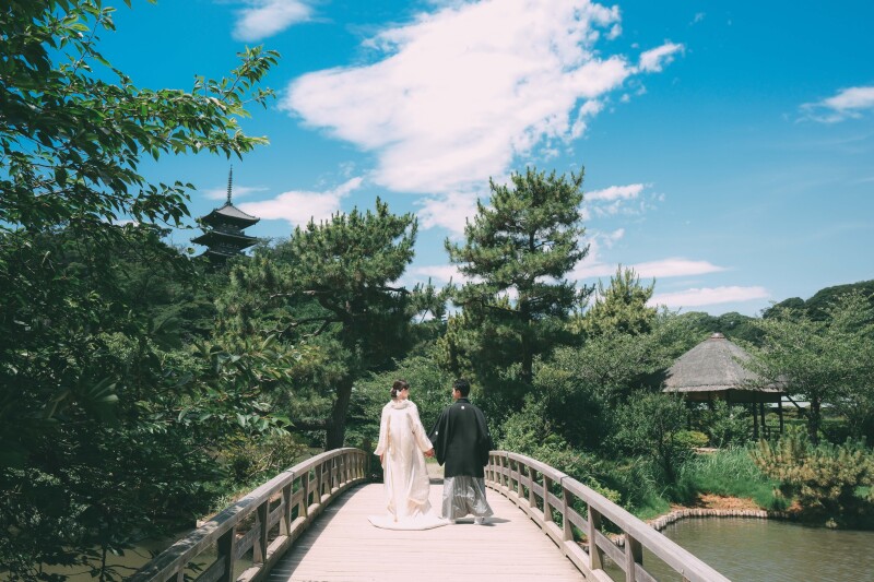 【三渓園】+【洋装スタジオ撮影】◎ロケ地120分+室内60分撮影し放題◎全データ色補正付200カット納品・申請代行+申請料金込み