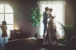 午前8時の柔らかな朝日を思い浮かべて、まるで「おはよう」とふたりの声が響くように。