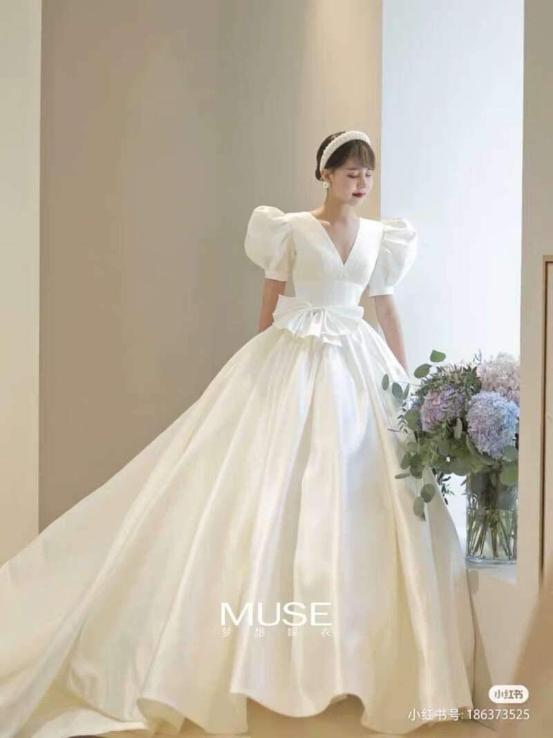 【ロケーション用】パフスリーブ胸元プリーツドレス