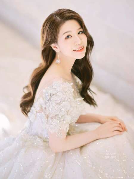 【ロケーション用】立体モチーフ半袖キラキラドレス