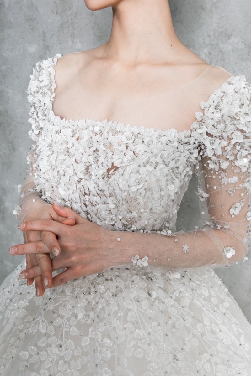 【ロケーション用】袖付きふんわりキラキラドレス