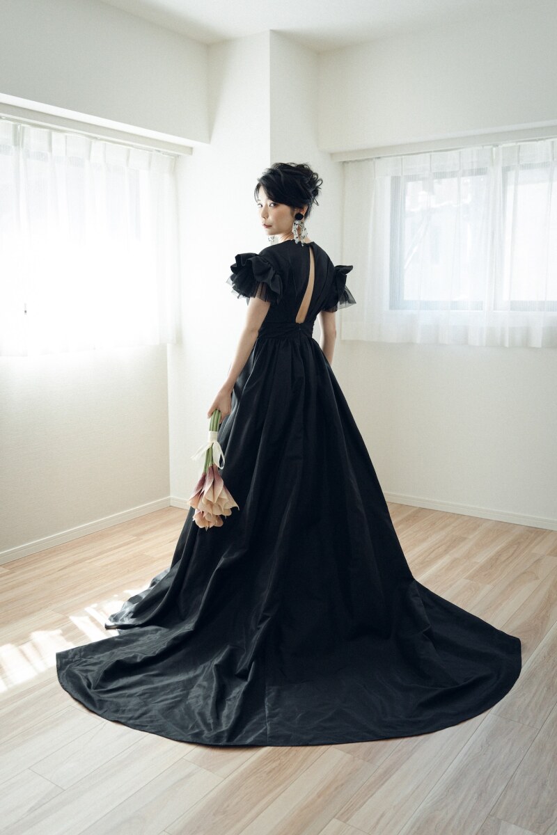 【ロケーション用】フリル袖付き黒ドレスブラックドレス