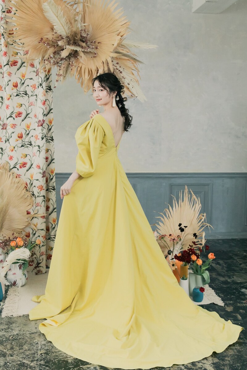 【ロケーション用】パフスリーブイエロードレス