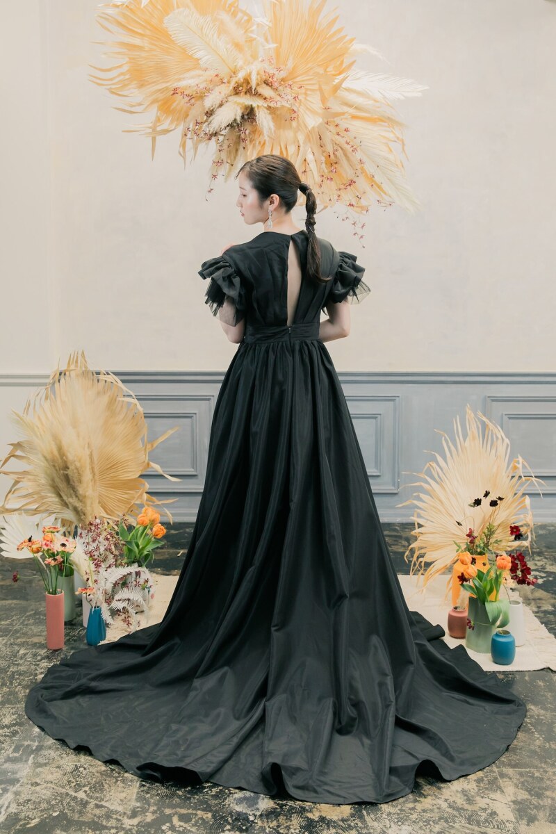 【ロケーション用】フリル袖付き黒ドレスブラックドレス