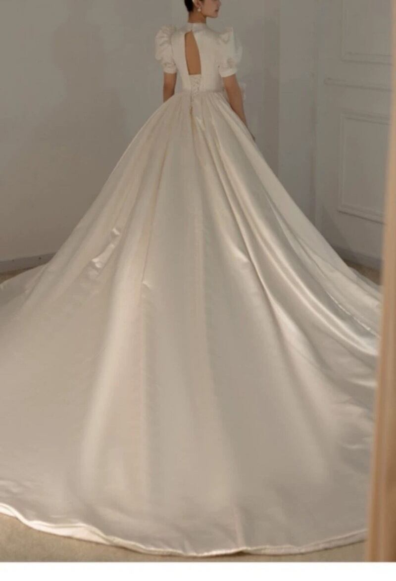 【ロケーション用】パフスリーブ胸元プリーツドレス