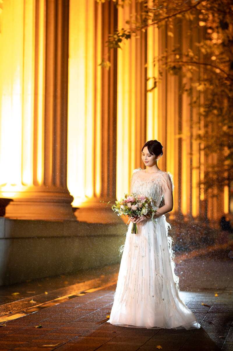 【ロケーション用】羽付き豪華ビーズ刺繍ドレス