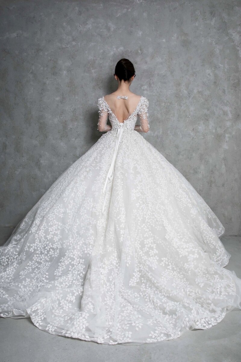 【ロケーション用】袖付きふんわりキラキラドレス