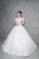 【ロケーション用】袖付きふんわりキラキラドレス