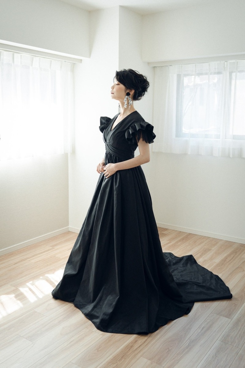 【ロケーション用】フリル袖付き黒ドレスブラックドレス