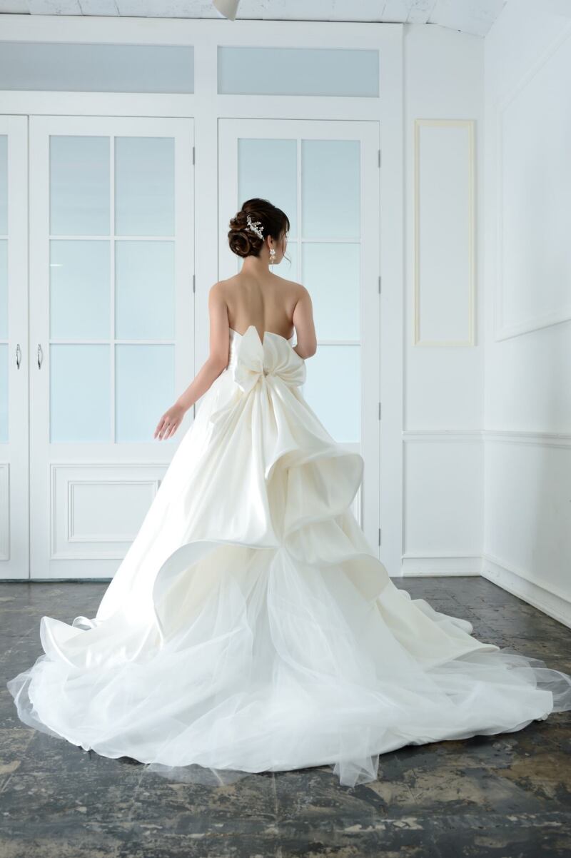 【ロケーション用】ミカドシルクベアトップドレス