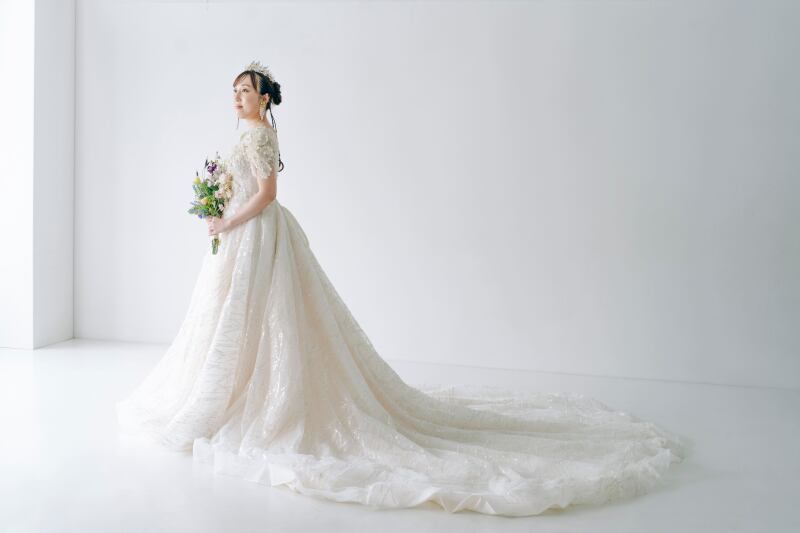 【ロケーション用】立体モチーフ半袖キラキラドレス