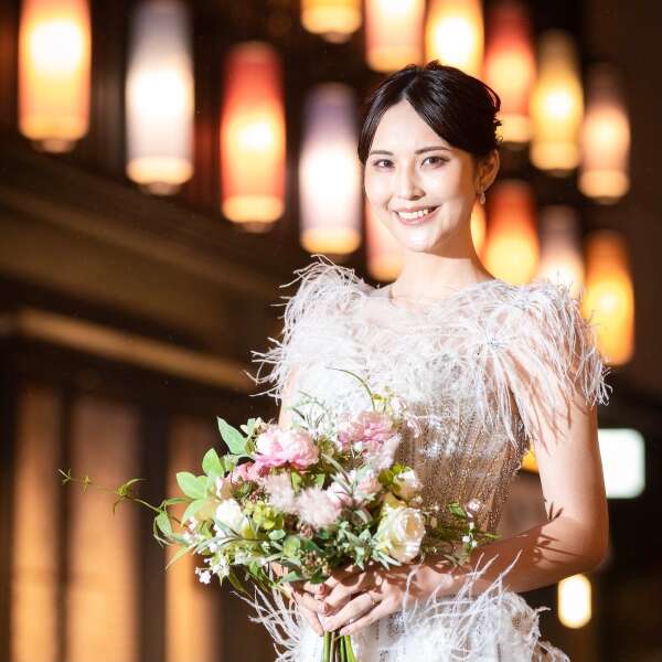 【ロケーション用】羽付き豪華ビーズ刺繍ドレス