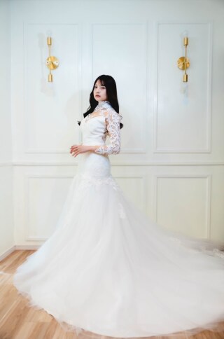 【ロケーション用】ボリュームマーメイドドレス