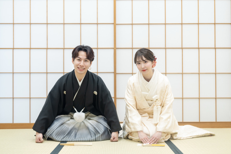 茶室から始まる、王道お辞儀ショット