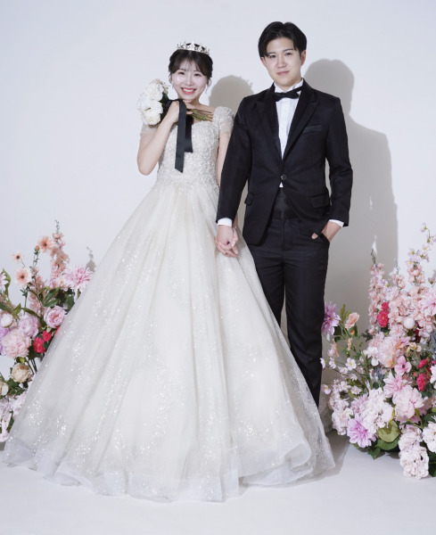 想いをつなぐ、手繋ぎショット