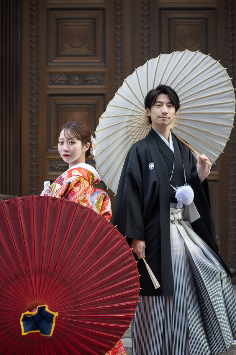 伝統が際立つ、高級感あふれる門前ショット