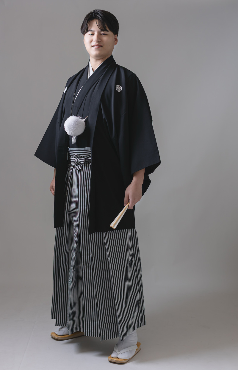 凛とした紋付袴姿