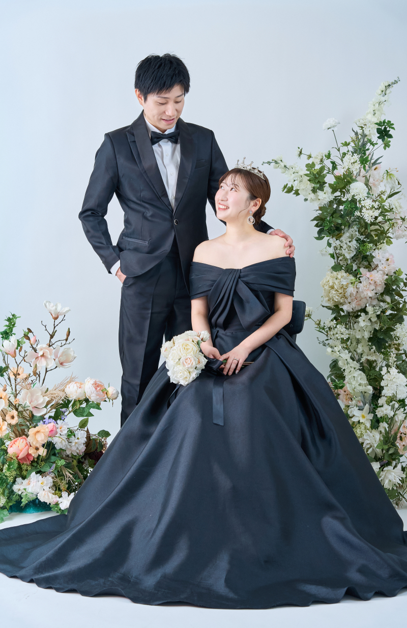 ブラックドレスで叶う大人花嫁