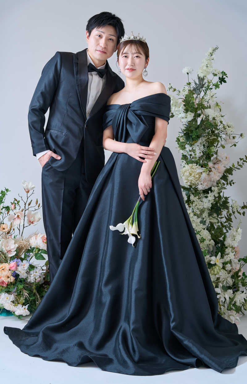 ブラックドレスで魅せる、洗礼された大人フォト