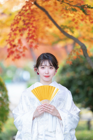 ライティングや角度、ポージングによって新婦様の一番美しく見えるバランスを丁寧に探します。