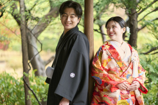 暖かい雰囲気を残しました。