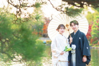 笑い方や距離感、ふとしたしぐさまで、その瞬間にしかない表情を丁寧に切り取ります。