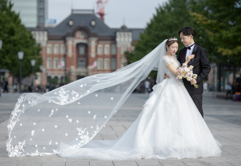 【あなたに合うドレスを200着以上からご案内】洋装ロケーションプラン（ヘアメイク付き・データ80カット以上）