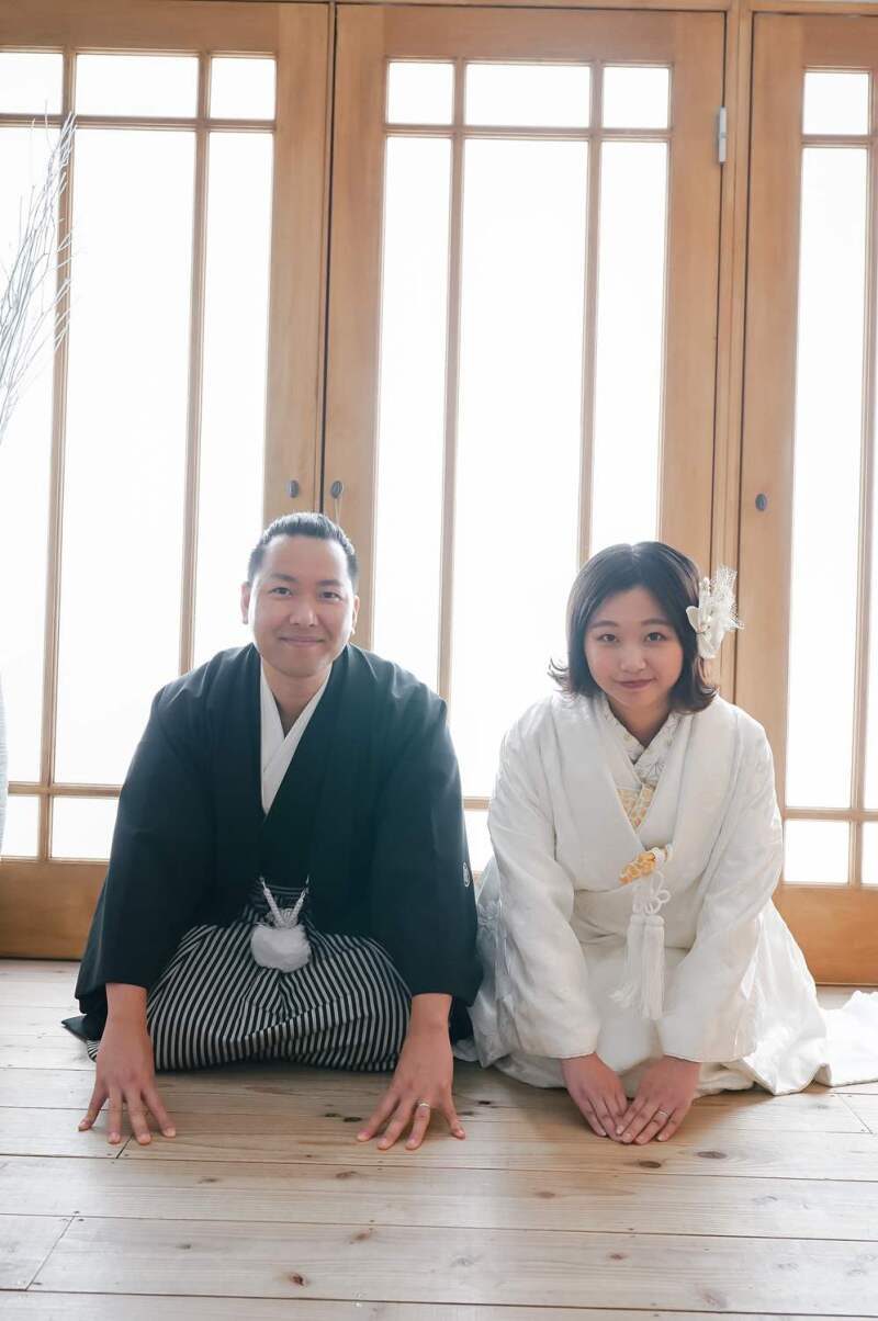 王道の正座ショットも忘れずに!