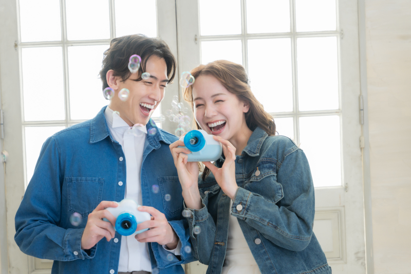 【オープニングムービー付きスタジオ撮影プラン】ドレスor和装どちらか1着と私服でも撮影!写真1枚&データ21カット込み