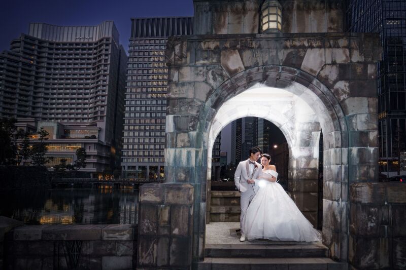 【50カットデータを３日で納品】４月末までの撮影で￥70,000！フォトレイト限定ロケプラン☆ドレス１着で東京駅ロケ