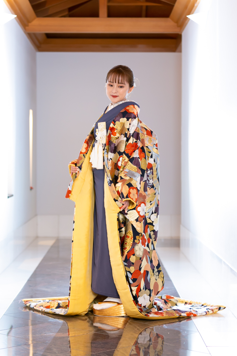 凛と彩る、色打掛の新婦